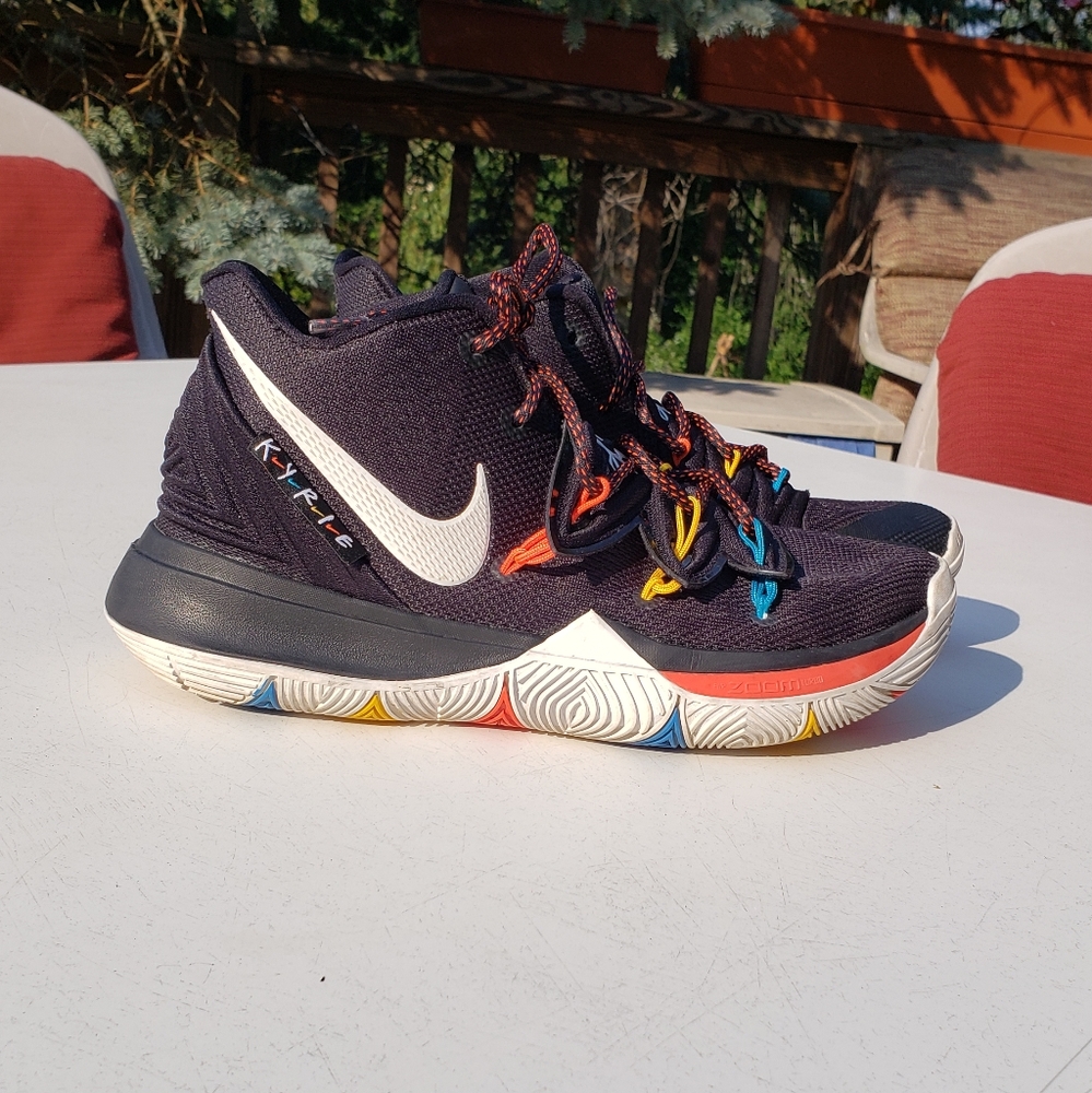 Nike Kyrie 5 Friends Sneakers Men's 8.5